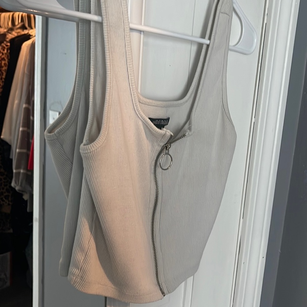 White zip up tank
